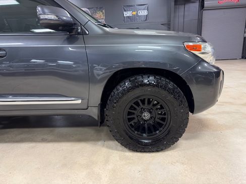 Used 2013 Toyota Land Cruiser AWD/4WD image 17