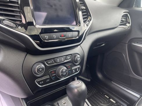 Used 2021 Jeep Cherokee Limited AWD/4WD image 16