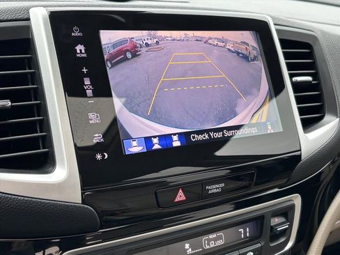 Used 2017 Honda Pilot Elite image 4