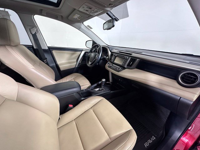 Used 2015 Toyota RAV4 Limited AWD/4WD image 28