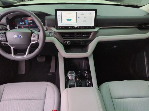 Used 2026 Ford Explorer Platinum w/ LUX Leather Package image 14