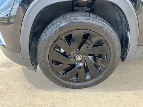Used 2024 Volkswagen Atlas SE FWD image 9