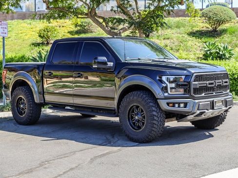 Used 2018 Ford F150 Raptor w/ Equipment Group 802A Luxury AWD/4WD image 8