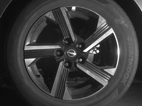 Used 2025 Nissan Sentra SV FWD image 14