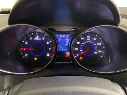 Used 2013 Hyundai Veloster w/ Style Pkg image 19