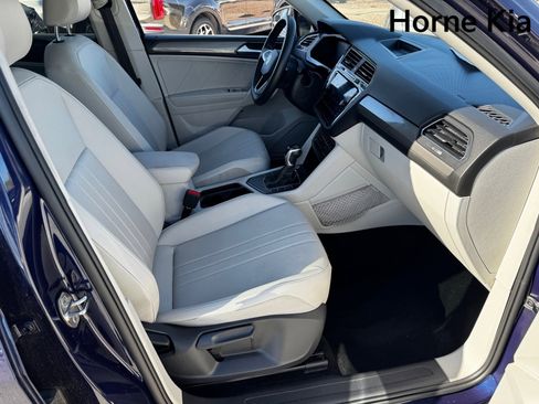 Used 2023 Volkswagen Tiguan SE image 25