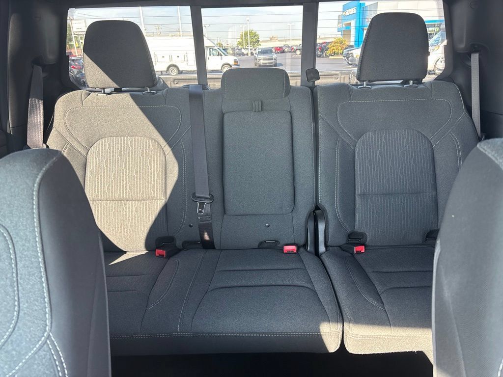 Used 2020 RAM 1500 Big Horn AWD/4WD image 25