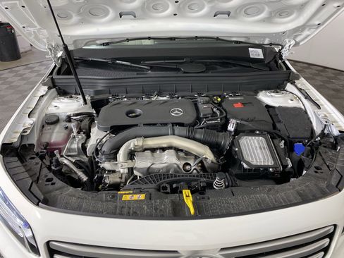 Certified 2025 Mercedes-Benz GLB 250 4MATIC image 30