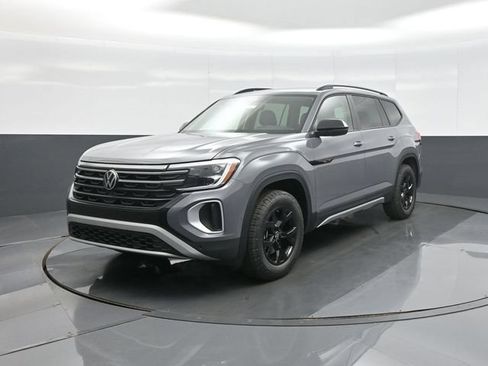 New 2026 Volkswagen Atlas Peak Edition AWD/4WD image 3