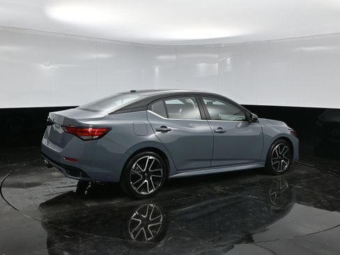 Used 2025 Nissan Sentra SR image 7