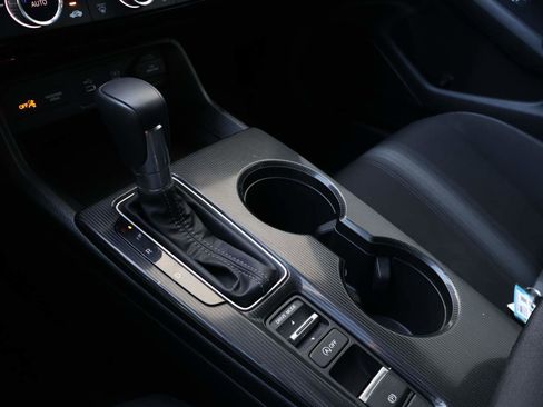 Used 2025 Honda Civic Sport image 13