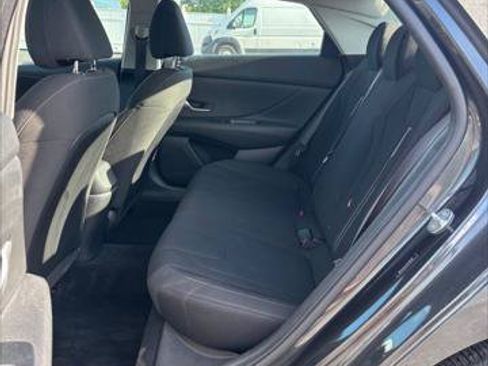 Used 2023 Hyundai Elantra SEL w/ Cargo Package FWD image 22