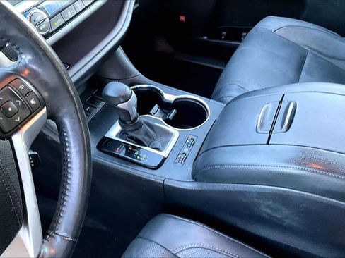 Used 2015 Toyota Highlander Limited image 16