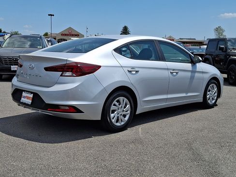 Used 2019 Hyundai Elantra SE w/ Cargo Package FWD image 6