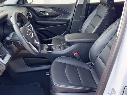 Used 2024 GMC Terrain SLT w/ Infotainment Package II AWD/4WD image 5