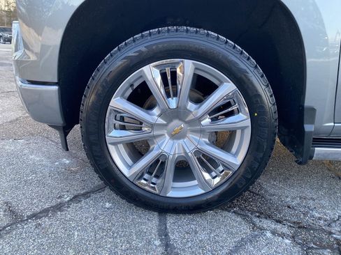 Used 2024 Chevrolet Silverado 1500 High Country w/ Technology Package image 11