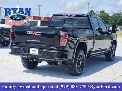 Used 2024 GMC Sierra 2500 AT4 w/ AT4 Premium Plus Package AWD/4WD image 4