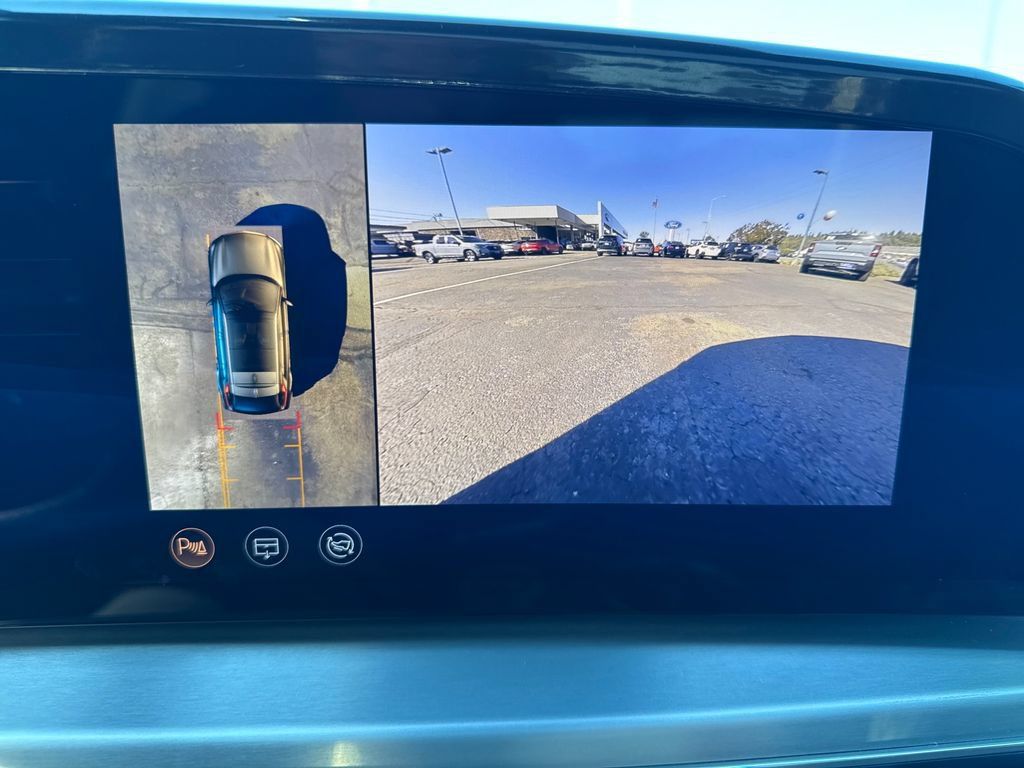 Used 2024 Cadillac Lyriq Luxury RWD image 23
