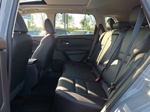 Certified 2023 Nissan Rogue SL w/ SL Premium Package image 11