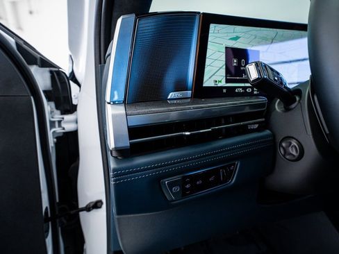 Used 2025 Cadillac Escalade IQ Luxury 2 image 41