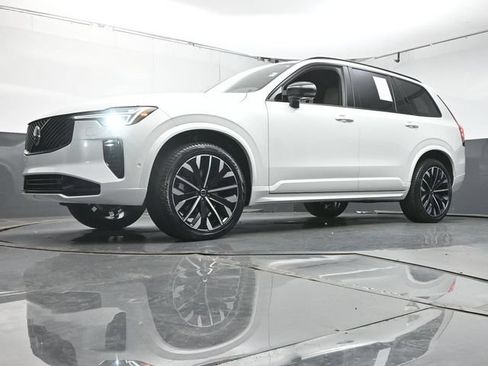 Used 2026 Volvo XC90 B6 Ultra w/ Protection Package Premier AWD/4WD image 37