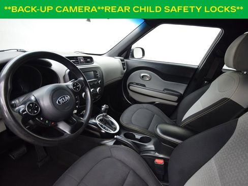 Used 2016 Kia Soul + image 8