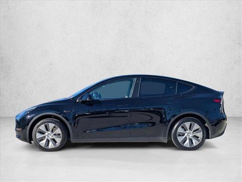 Used 2023 Tesla Model Y Long Range image 9