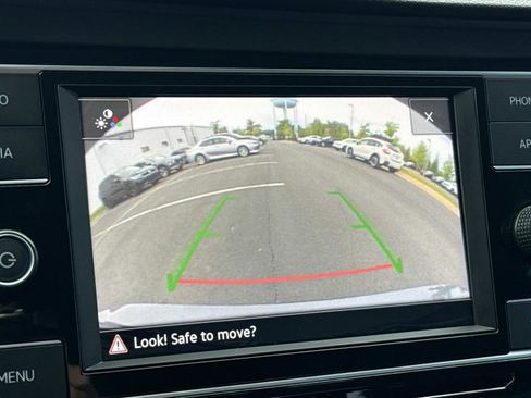 Used 2022 Volkswagen Jetta SE FWD image 15