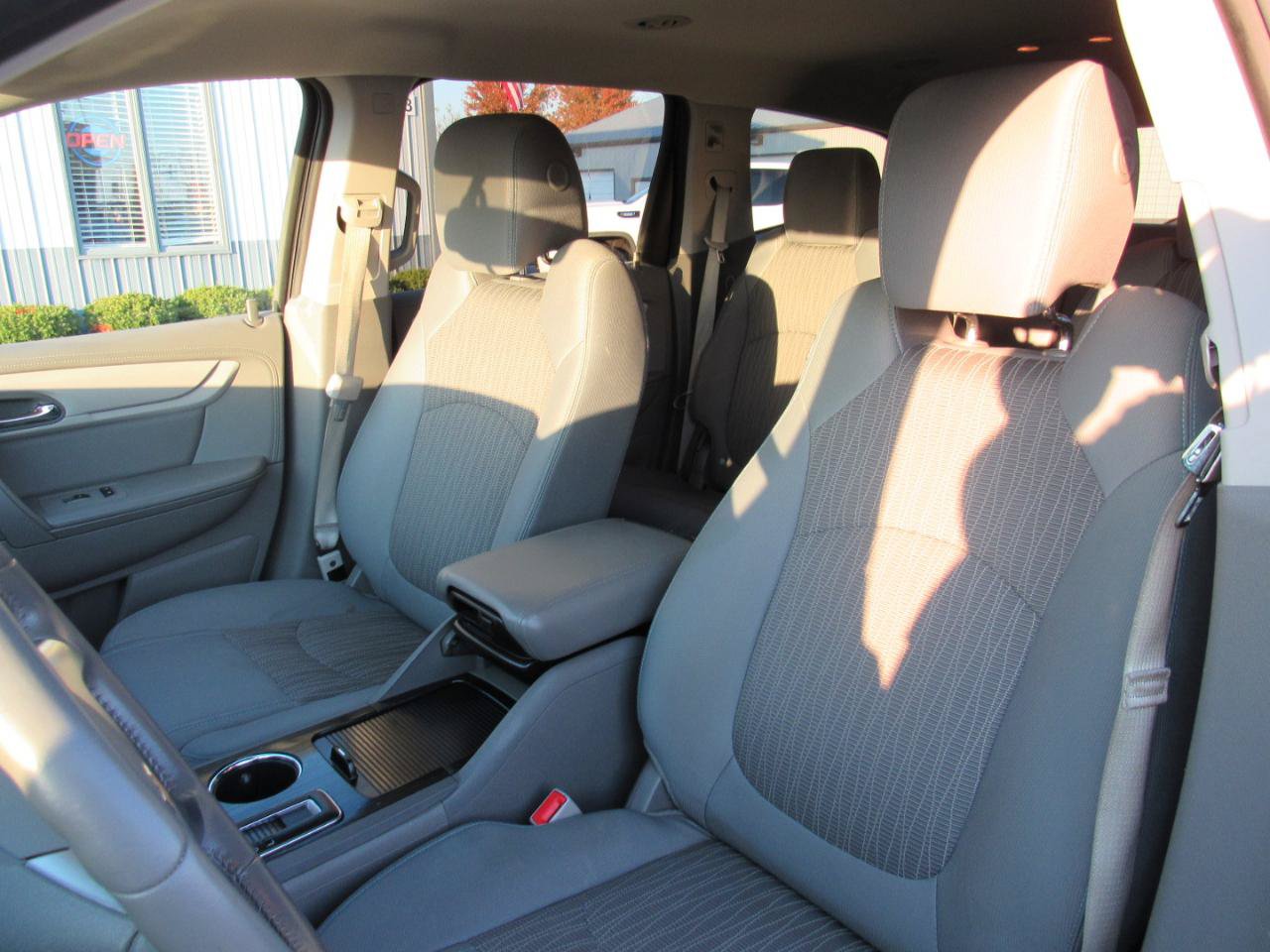 Used 2017 Chevrolet Traverse LT w/ Style and Technology Package AWD/4WD image 17