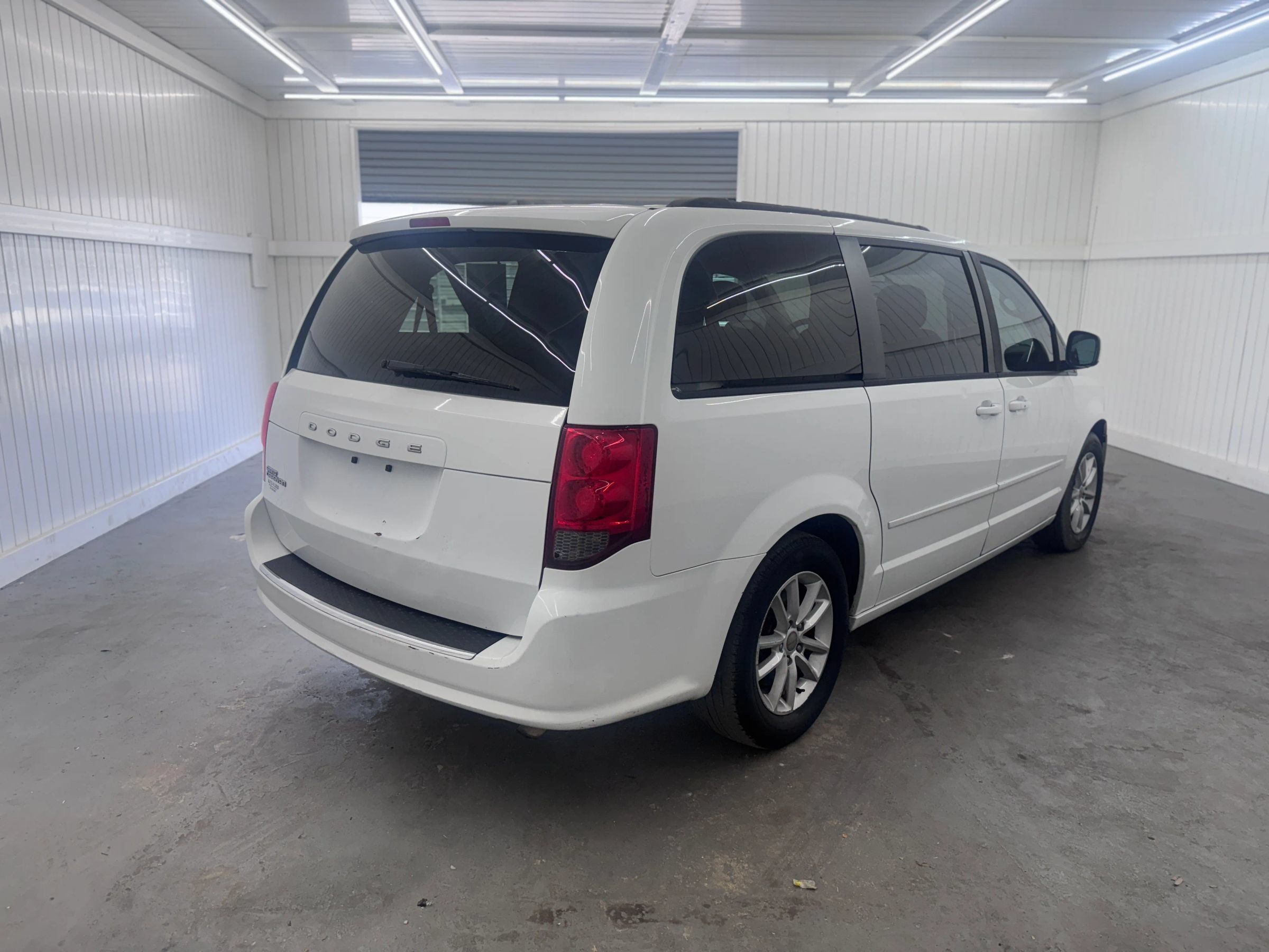 Used 2013 Dodge Grand Caravan SXT w/ UConnect Hands-Free Group FWD image 5