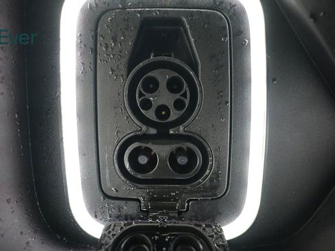 Used 2023 Rivian R1T Adventure AWD/4WD image 9