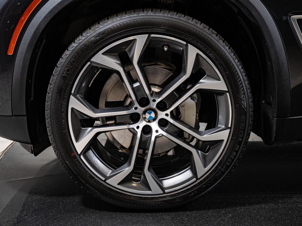 Used 2023 BMW X5 xDrive40i AWD/4WD image 13