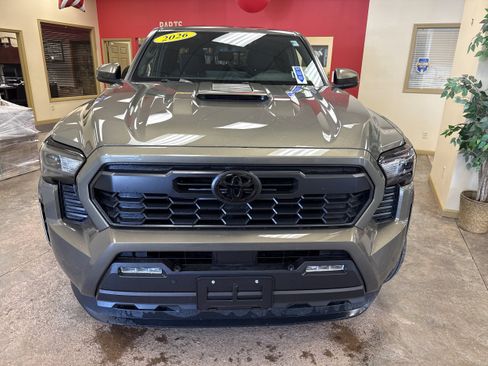 Used 2026 Toyota Tacoma TRD Sport w/ TRD Sport Upgrade Package AWD/4WD image 2