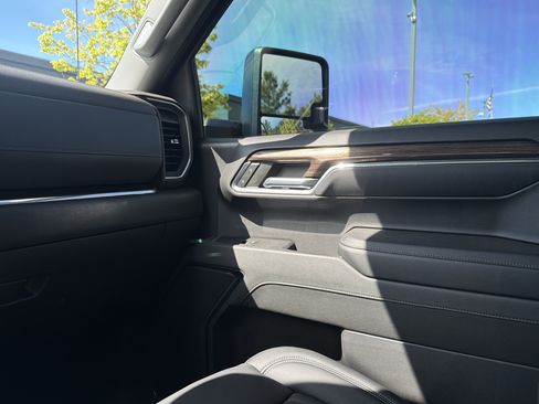 Used 2024 Chevrolet Silverado 1500 RST w/ Z71 Off-Road Package AWD/4WD image 46
