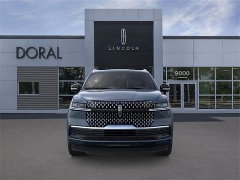 New 2025 Lincoln Navigator L Reserve image 6