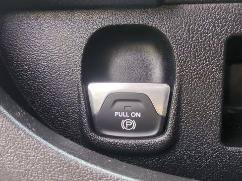 Used 2025 RAM ProMaster 2500 w/ U-Haul Equipment Group FWD image 22