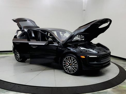 Used 2022 Porsche Macan GTS AWD/4WD image 10