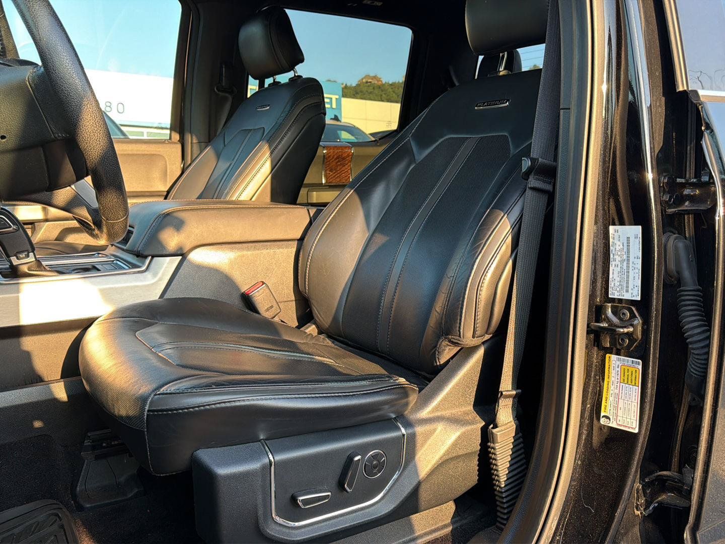 Used 2016 Ford F150 Platinum w/ Equipment Group 701A Luxury RWD image 7