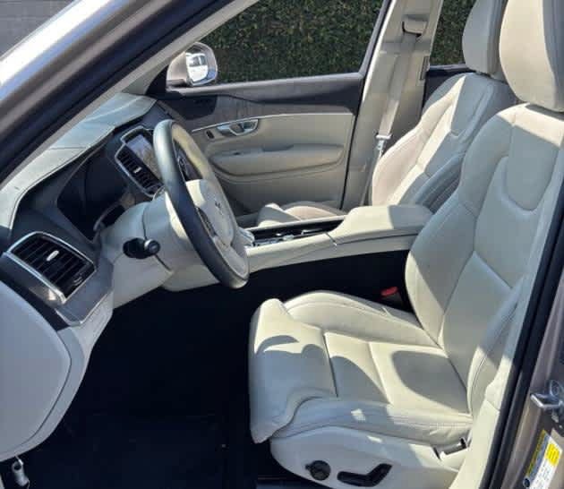 Used 2024 Volvo XC90 T8 Ultimate w/ Lounge Package AWD/4WD image 4