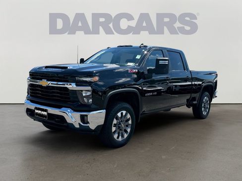 Used 2025 Chevrolet Silverado 2500 LT AWD/4WD image 3