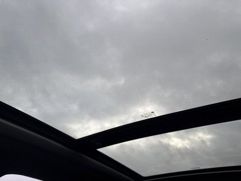 Used 2020 Chevrolet Equinox Premier image 35