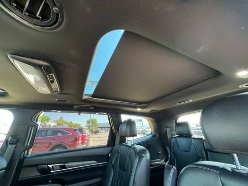 Used 2023 Kia Telluride AWD image 25