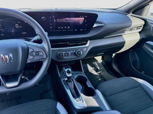 Used 2024 Buick Envista Preferred w/ Convenience II Package FWD image 19