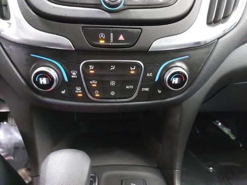 Used 2022 Chevrolet Equinox LT AWD/4WD image 21