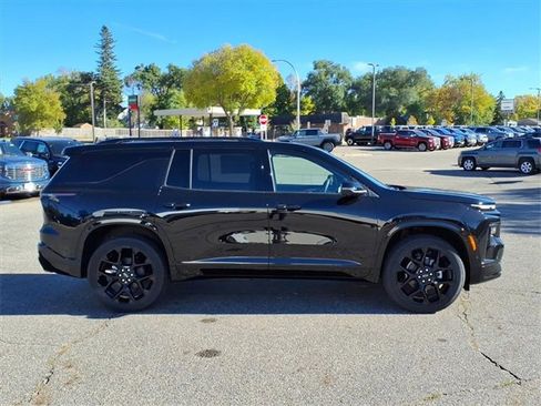 New 2026 Chevrolet Traverse RS w/ LPO, Floor Liner Package image 2