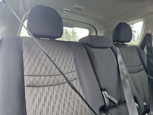 Used 2017 Nissan Rogue SV image 13