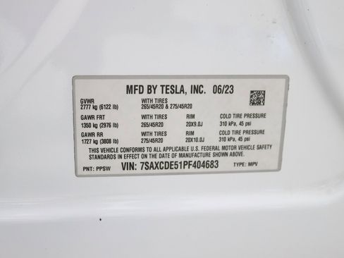 Used 2023 Tesla Model X image 40