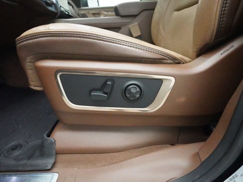 Used 2019 RAM 1500 Laramie Longhorn AWD/4WD image 27