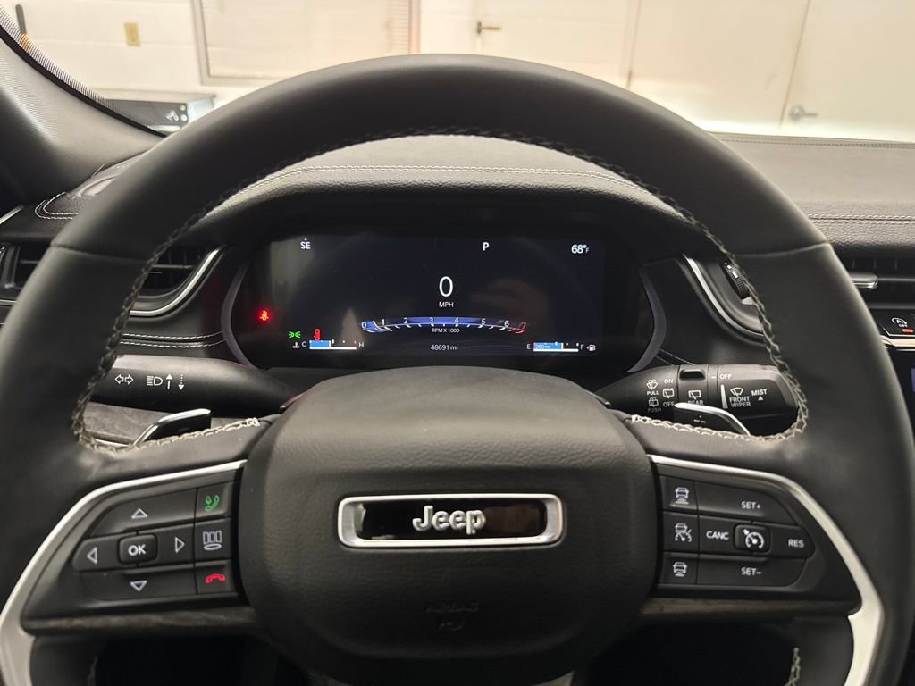 Used 2024 Jeep Grand Cherokee Limited AWD/4WD image 17
