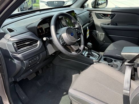 Used 2025 Subaru Forester Premium AWD/4WD image 18